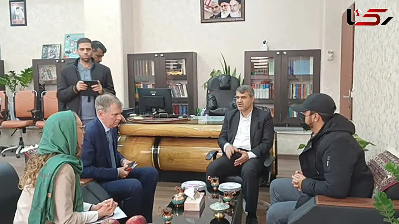 ملاقات سفیر انگلیس با 2  متهم امنیتی کشورش در کرمان + عکس