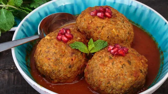 چگونه کوفته دست‌ به‌ گردن درست کنیم؟ آموزش کامل با تمام فوت‌ و فن‌ ها
