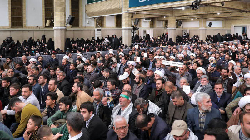  حضرت آیت‌الله خامنه‌ای رهبر معظم انقلاب اسلامی، هم‌اکنون در جمع هزاران نفر از اقشار مختلف مردم