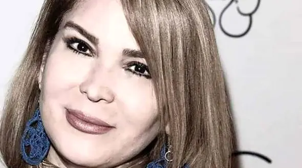 کشف لباس سهیلا عزیزی در فرانسه