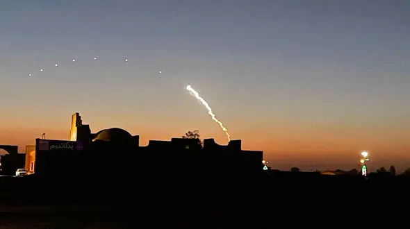 ماجرای دیده شدن شی نورانی در آسمان برخی استان‌ها + تصاویر