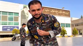 فیلم خندان ولی پر از غم سه سرباز با پلاک های رزمیشان / خودمون انداختیم گردنمون انشالله مادرانمان از گردنمان در نیارند