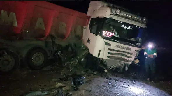 تصادف مرگبار پژو با تریلر در یزد