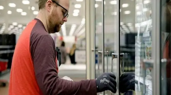 کرونا چند روز روی سطوح می ماند؟ 