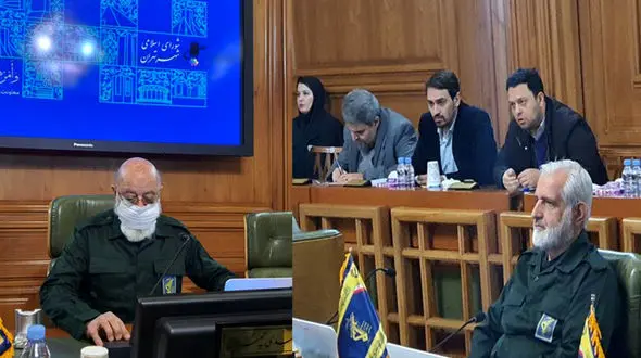 رئیس و نایب رئیس شورای شهر در صحن علنی با لباس سپاه حضور پیدا کردند