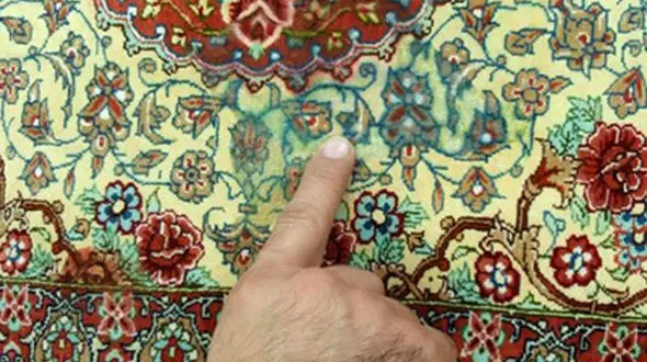 نحوه تمیز کردن انواع لکه از روی فرش