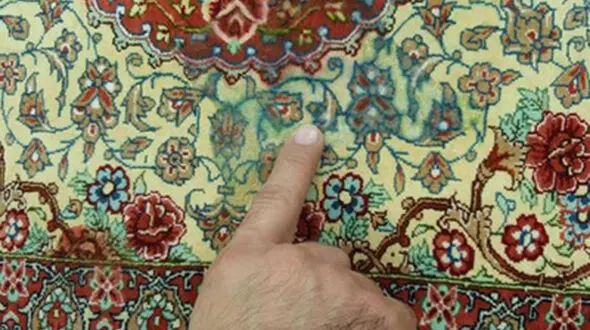 نحوه تمیز کردن انواع لکه از روی فرش