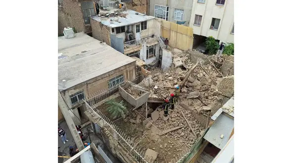 ریزش هولناک یک خانه در مشهد + عکس های دلخراش