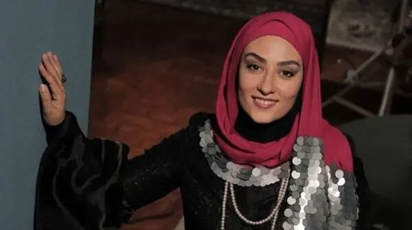 عکس | سلفی آینه‌ای خاص الهام طهموری با استایل شیک در خانه‌شان