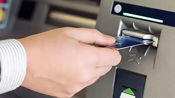 وزیر کشور: اتباع خارجی مجاز، از خدمات بانکی بهره‌مند می‌شوند