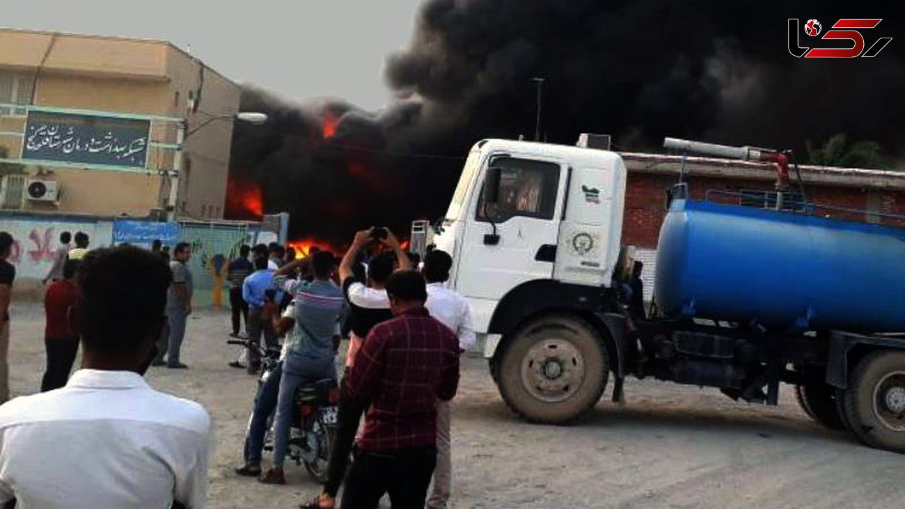 تنها مرکز درمانی قلعه گنج کرمان در آتش سوخت +عکس