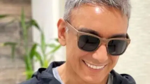 دانلود آهنگ باشکوه انتخاب با صدای شادمهر عقیلی / خواستم بهت چیزی نگم تا با چشمام خواهش کنم