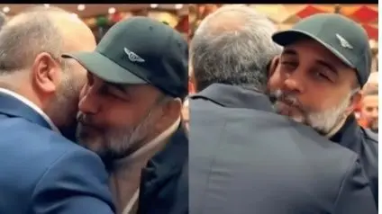 یکی از علامتهای دوست‌داشتنی بودن رضا عطاران صف کشیدن بازیگرا با روبوسی و بغل کردن ایشونه؛ علی اوجی و رامبد جوان برای ماچ کردن عطاران وسط تالار رسما راه رو بستن!