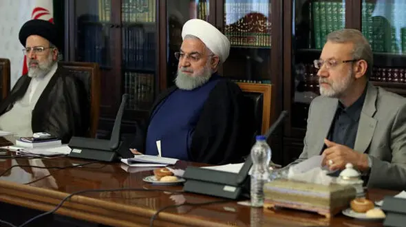در جلسه سران قوا نظر روحانی بنزین 1200 تومانی بود/ رئیسی مخالفت کرد