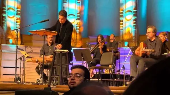 فیلم آواز همایونی /  اشک مهتاب همایون شجریان که یه سالن تو ونکوور رو احساسی کرد