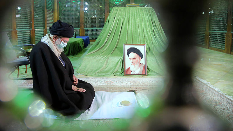حضور رهبر انقلاب در حرم امام خمینی (س) و گلزار شهدای بهشت زهرا
