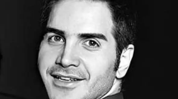 دانلود آهنگ غمگین و احساسی محسن یگانه تقویم مچاله / منو از اوج خواستن کشیدی رو به پایین