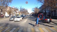 فیلم لحظه تصادف شدید خودرو با کودک 5 ساله روی خط عابر پیاده+عکس