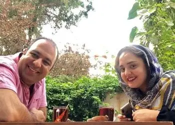نگاهی به چیدمان منزل شاهانه و مجلل نرگس محمدی و علی اوجی زوج هنری سینمای ایران/ از حیاط سرسبز و مبلمان مدرن تا اتاق خواب رویایی مزین با عکس عروس خانوم و ویوی ابدی فوق‌العاده