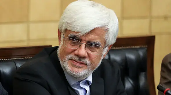 توئیت عارف در مورد ناامیدی جوانان و پاسخ محمود صادقی 