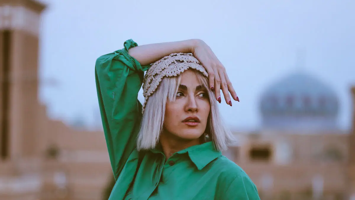 رقص مایکل جکسونی ریحانه رضی حوری سریال تاسیان بر روی صحنه تئاتر