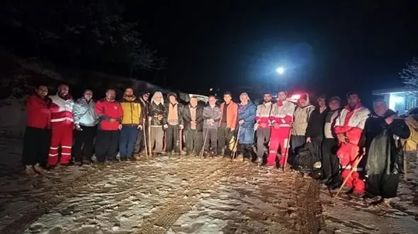 نجات 22 کوهنوردان مفقود در ارتفاعات کرمانشاه + فیلم و عکس