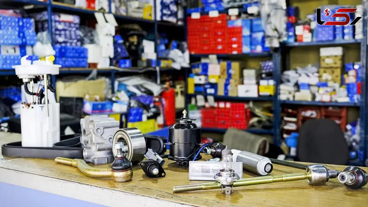 کشف هزاران قطعه لوازم یدکی قاچاق در تهران 