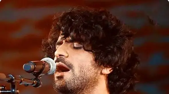 دانلودآواز باشکوه و تسخیرکننده عرفان طهماسبی /  آهنگ  موهات حس دریا میدن !