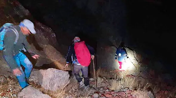 7 ساعت جستجو برای نجات ۳ کوهنورد از ارتفاعات طالقان 