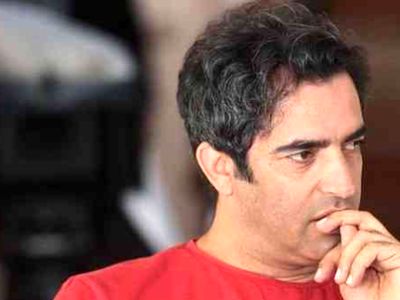 جشن تولد لاکچری منوچهر هادی با خلاقیت اوستا قناد برای پخت کیک مینیمال و شیک بعد از طلاق از یکتا ناصر / با حضور علی سخنگو و همسر بازیگرش