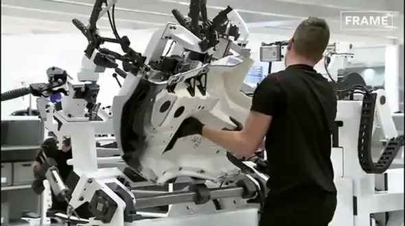 مازراتی MC20 چگونه در کارخانه ایتالیایی ساخته می‌ شود؟ / فیلم