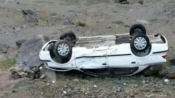  واژگونی وحشتناک پژو در جاده بستک