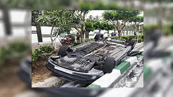 عکس عجیب از چپ کردن یک پژو 206