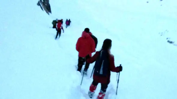 نجات 8 زن و مرد گرفتار در ارتفاعات توچال + عکس 