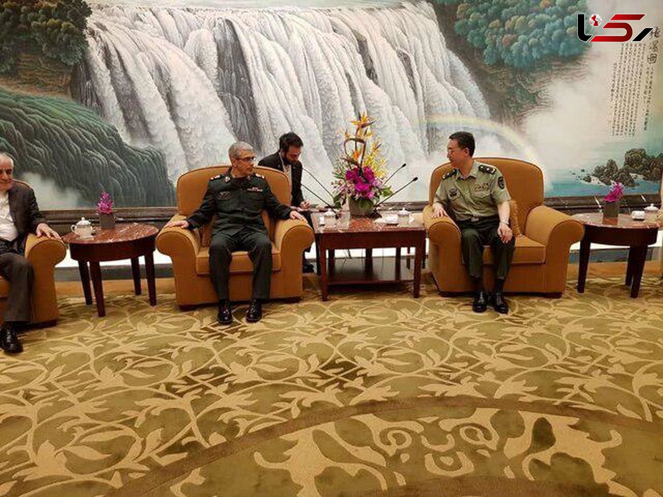 سرلشکر باقری با فرمانده نظامی منطقه شانگهای دیدار کرد