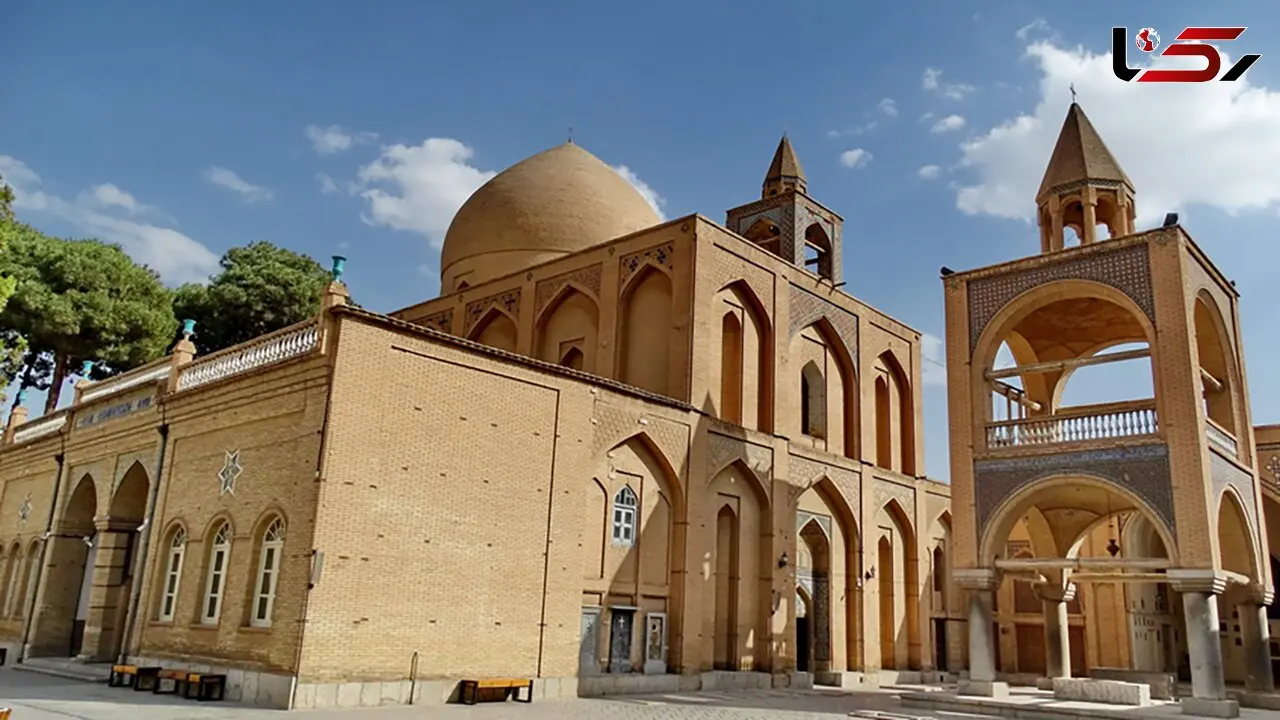 فیلم هجوم عجیب مردم به کلیسای وانک اصفهان ! / جشن کریسمس دردسرساز شد ! / پلیس هم وارد عمل شد