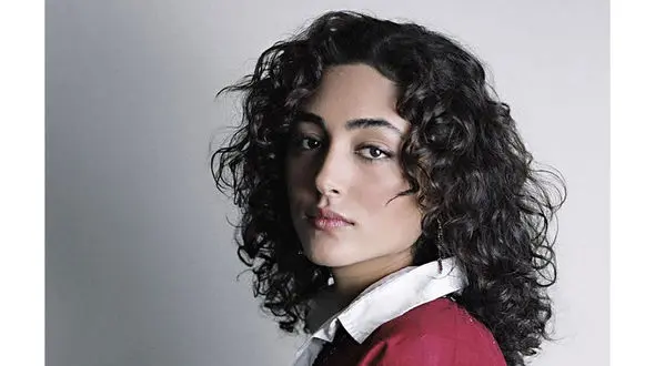  گلشیفته فراهانی در مسیر الهام چرخنده ! / حجاب عجیب خانم بازیگر جنجالی شد !