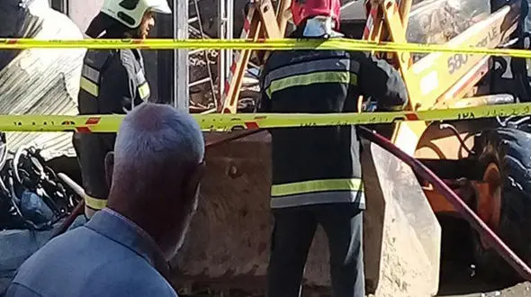 اصابت دستگاه حفاری آب در اسلامشهر سبب انفجار شد/آسیب به ۵۰ خانه 