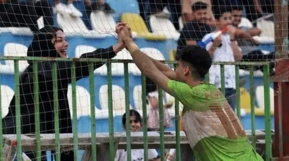 شادی احمدرضا منصورزاده بازیکن تیم فوتبال ساحلی پاس جوان گناوه + عکس