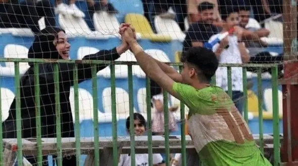 شادی احمدرضا منصورزاده بازیکن تیم فوتبال ساحلی پاس جوان گناوه + عکس