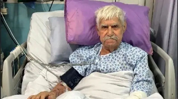 فیلم/ صدایی که برای همیشه خاموش شد؛ آخرین صحبت های مرحوم عنایت بخشی از روی تخت بیمارستان / روخش شاد