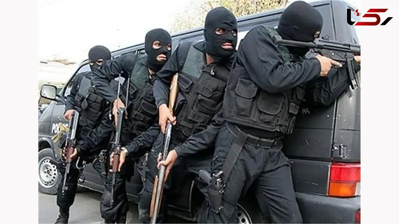شلیک های قاتل خشن به پلیس / او یک زن شیرازی را هم گروگان گرفته بود