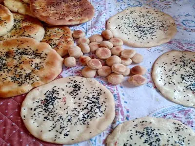 طرز تهیه کولیره؛ نان سنتی سنندج با بافتی نرم و نیمه‌ شیرین