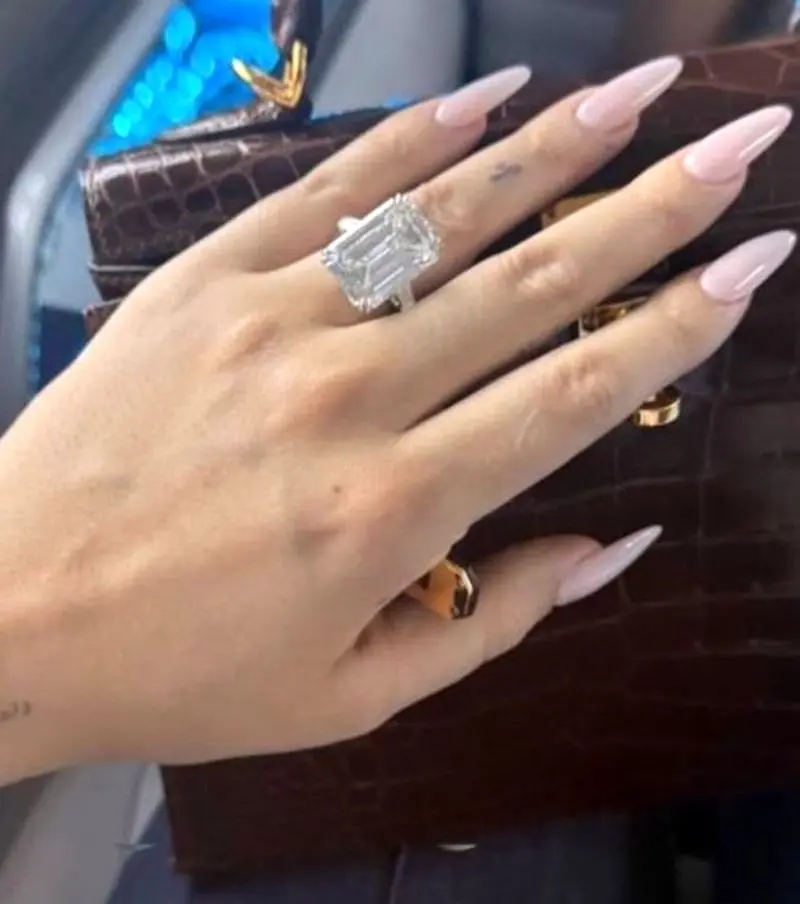 استایل جورجینا رودریگز در مراسم فوتبالی