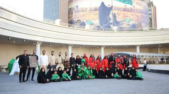 نمایش میدانی سقای حرم در ایستگاه های  متروی تهران + گزارش تصویری