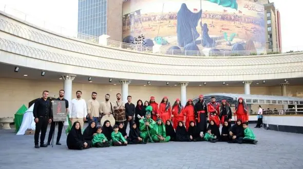 نمایش میدانی سقای حرم در ایستگاه های  متروی تهران + گزارش تصویری