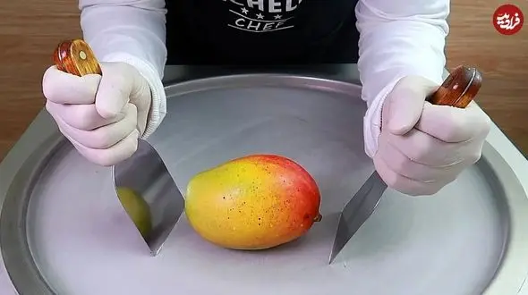 فیلم خوراکی های محبوب خیابانی؛ فرایند تهیه رول بستنی انبه