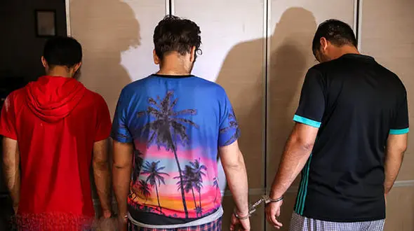 حمله 3 شرور خطرناک به پلیس در خیابان غیاثی / آرامش به محله بازگشت