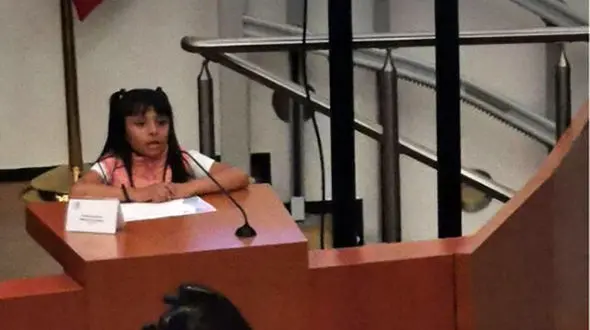 این دختر از "اینشتین" و "هاوکینگ" باهوش‌تر است!