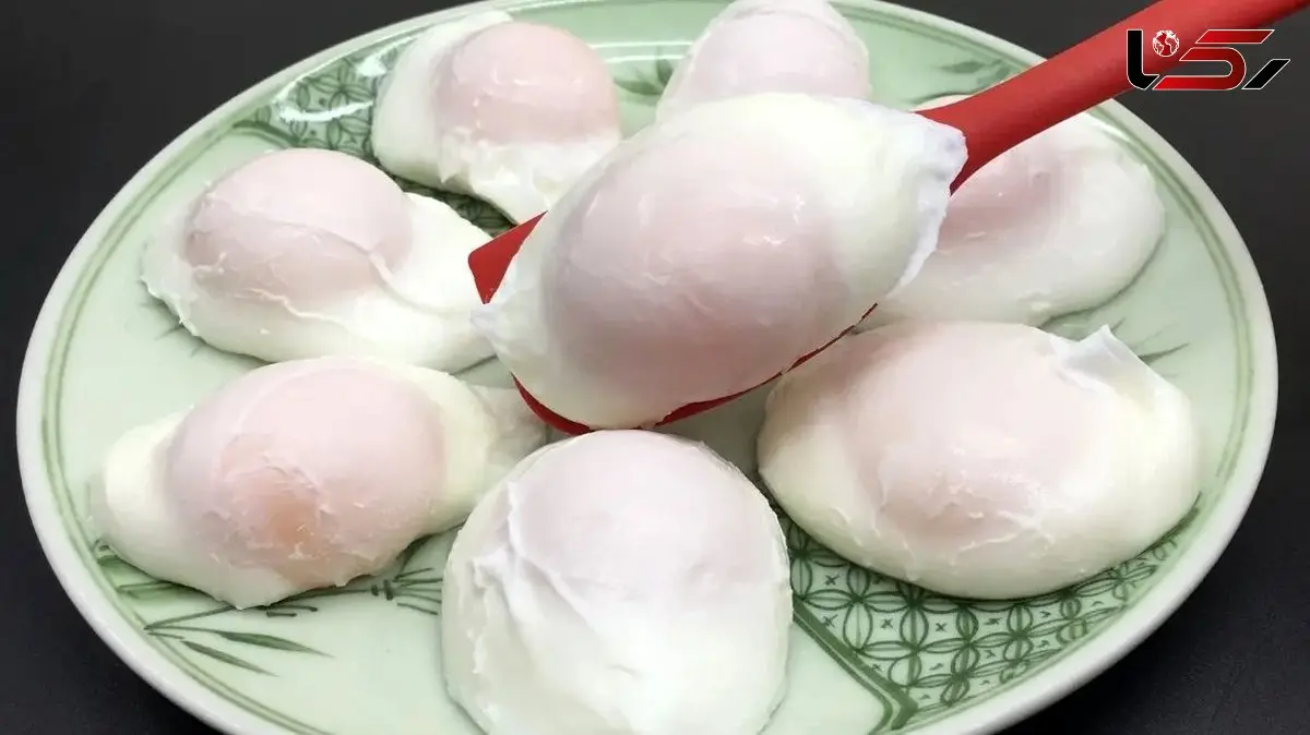 آموزش پخت تخم مرغ آب پز بدون نیاز به پوست کندن / فیلم